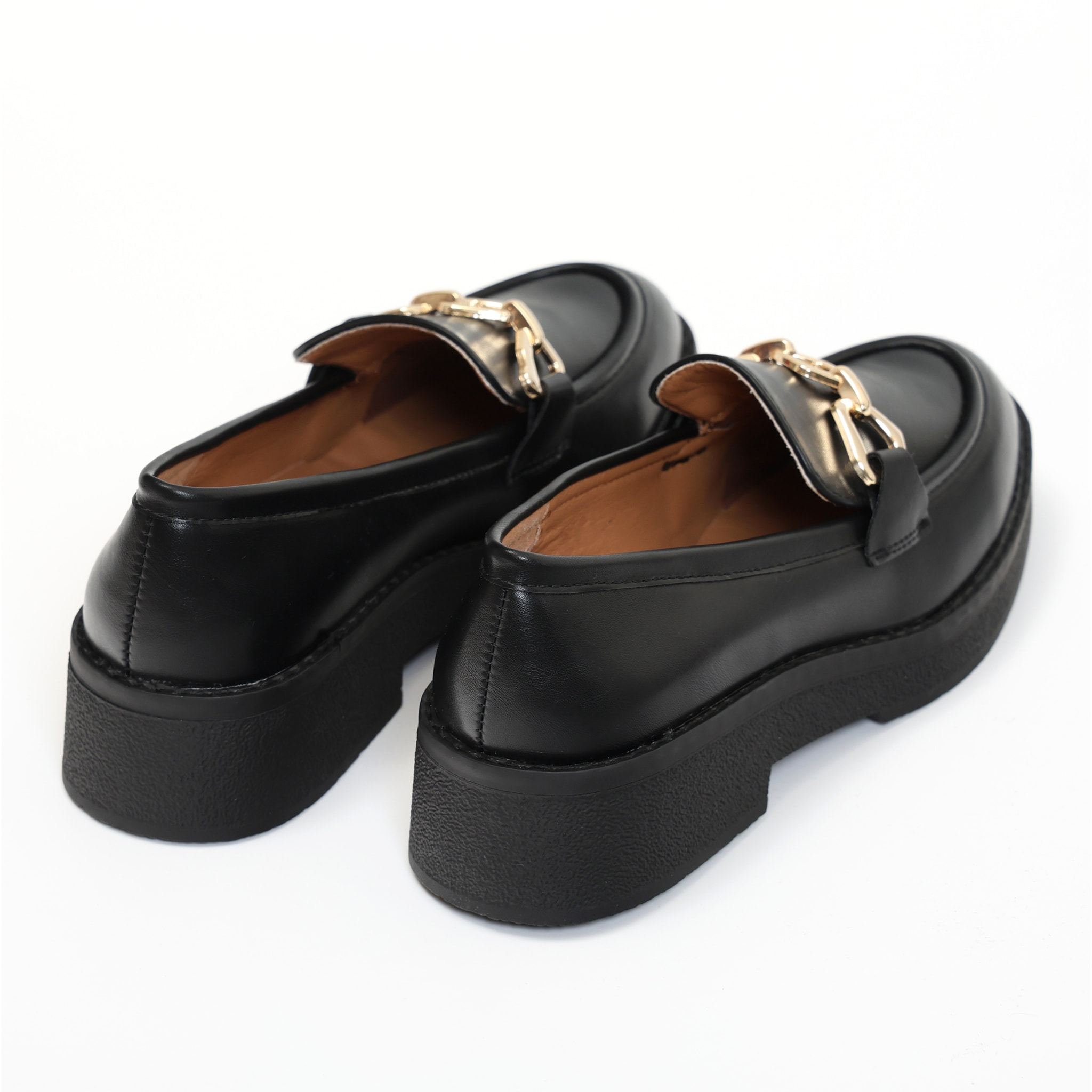 Mocassini in simil pelle con applicazione color oro