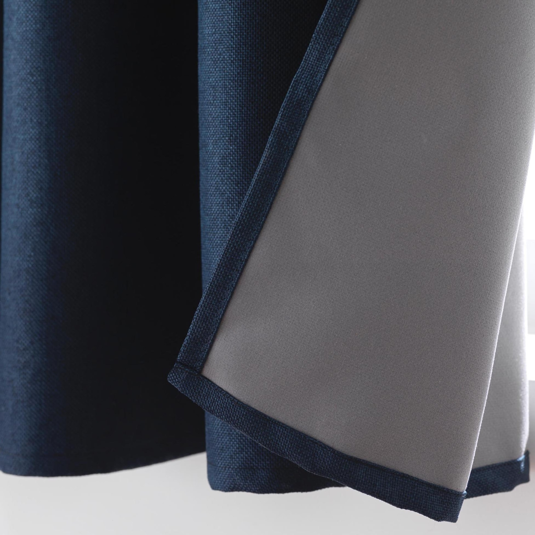 Rideau court occultant à œillets en chambray uni - Bleu