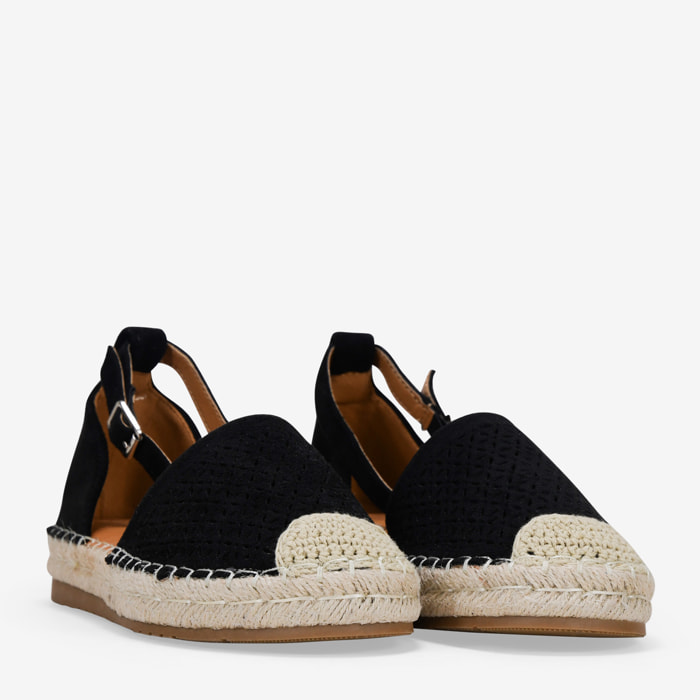 Alpargatas negras planas con esparto