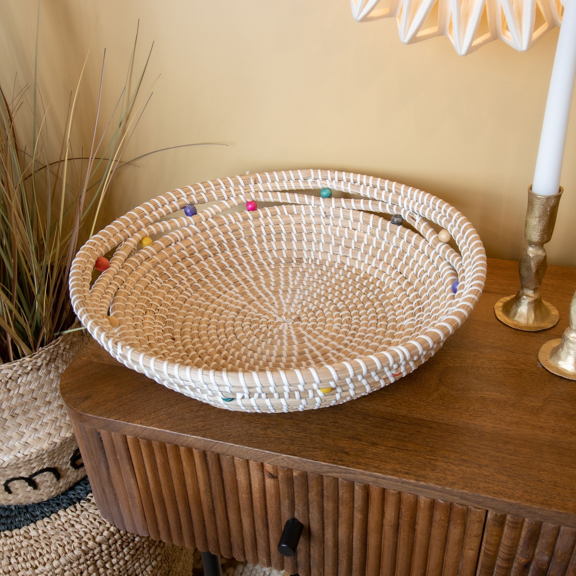 Corbeille ronde en jonc de mer et perles de bois 37cm MILOS