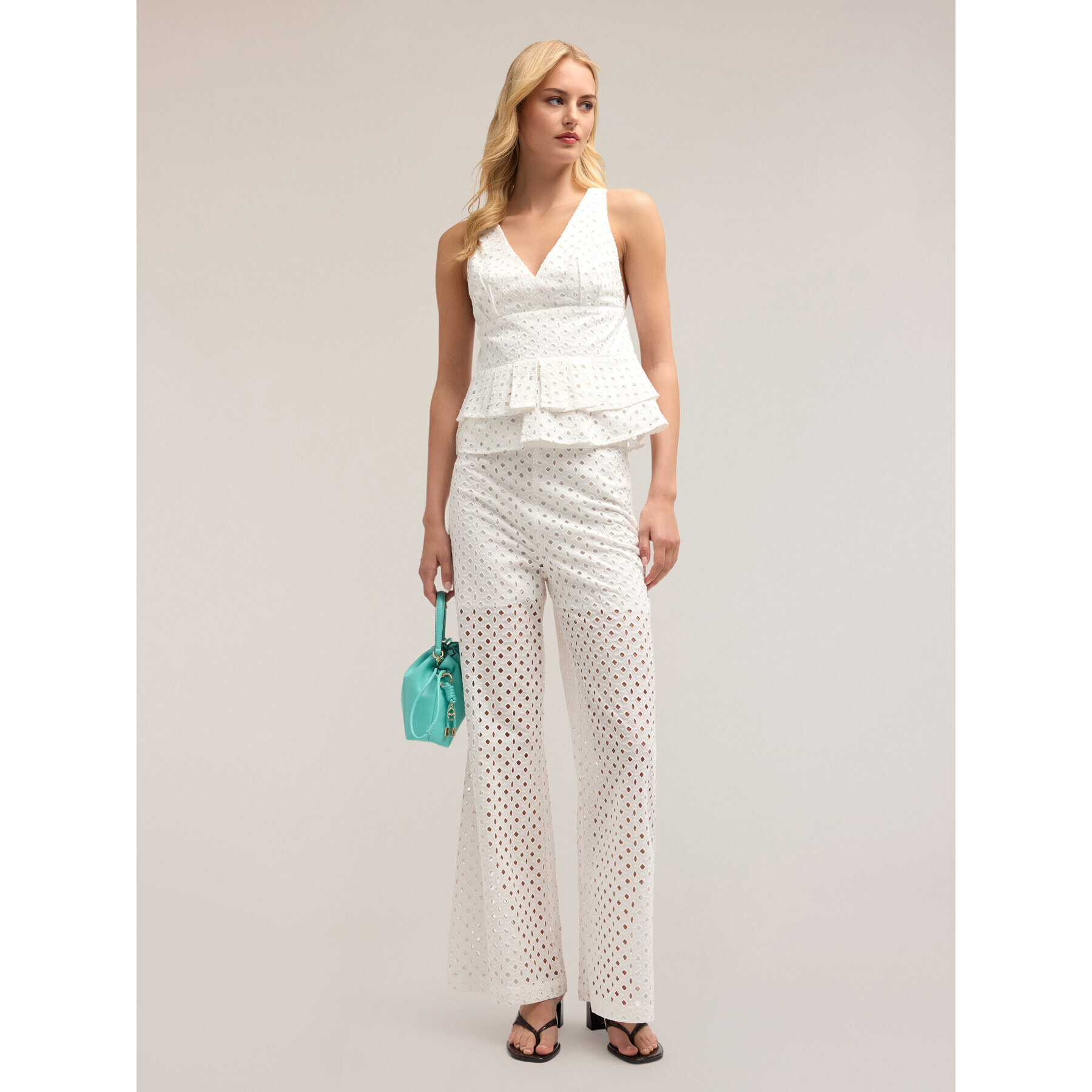 Motivi - Weite Hose aus Lochstickerei - Blanco