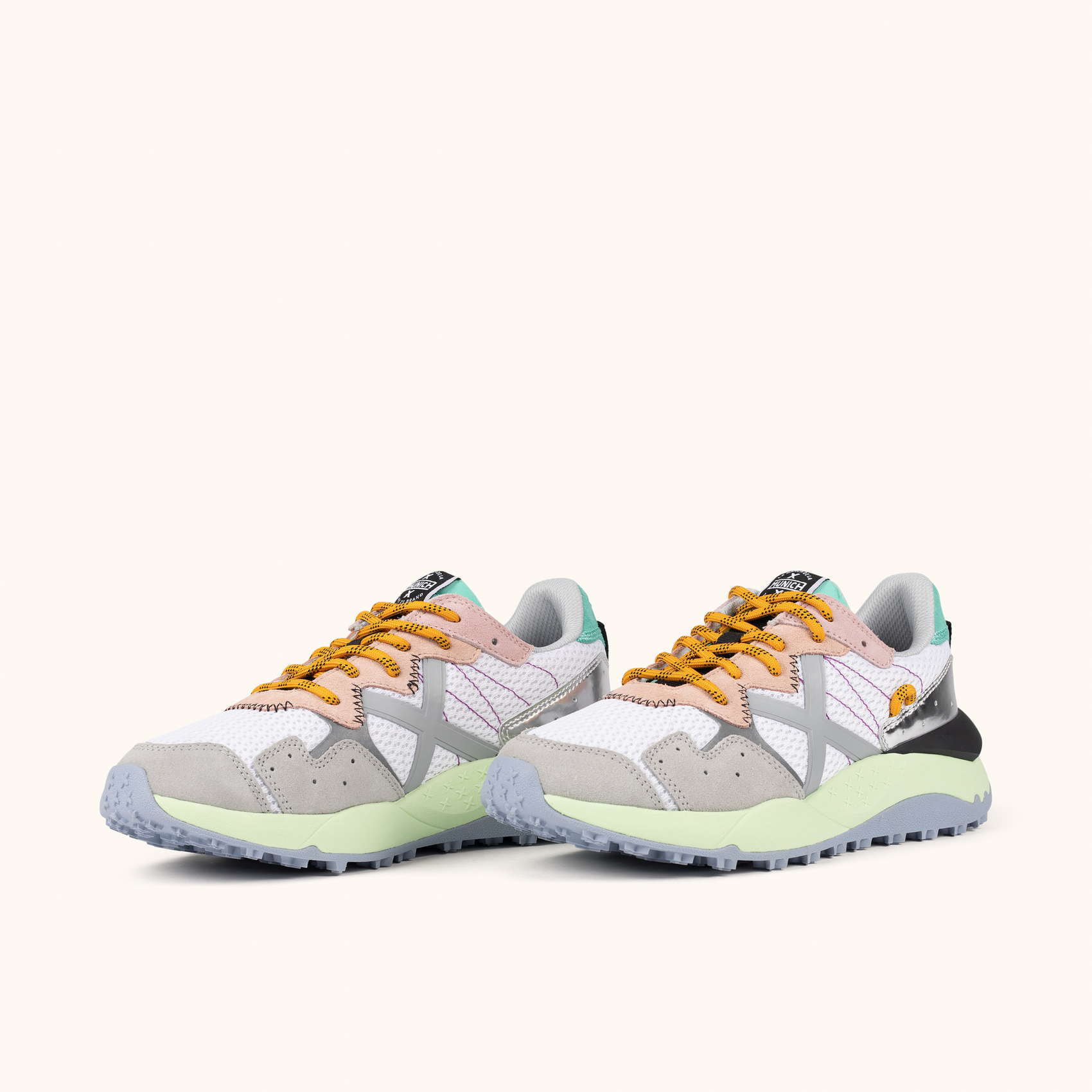 Zapatilla Urbana de Suela Chunky en Lavanda y Plata MUNICH SHIBUYA WMN 40