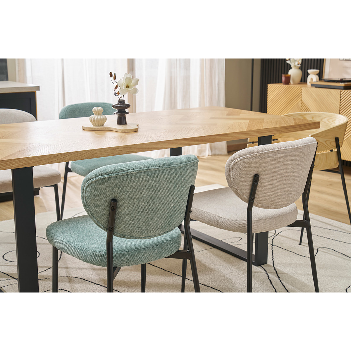 Chaises en tissu effet velours texturé vert céladon et métal noir (lot de 2) BREKA