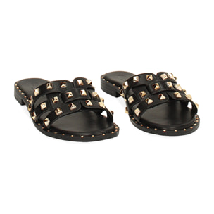 Sandali bassi donna neri con borchie oro