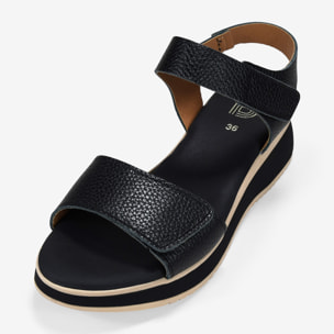 Sandalias de cuña negras en piel con cierre fácil