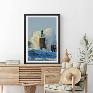 Affiche photo tempête sur le phare Affiche + cadre en bois - Noir