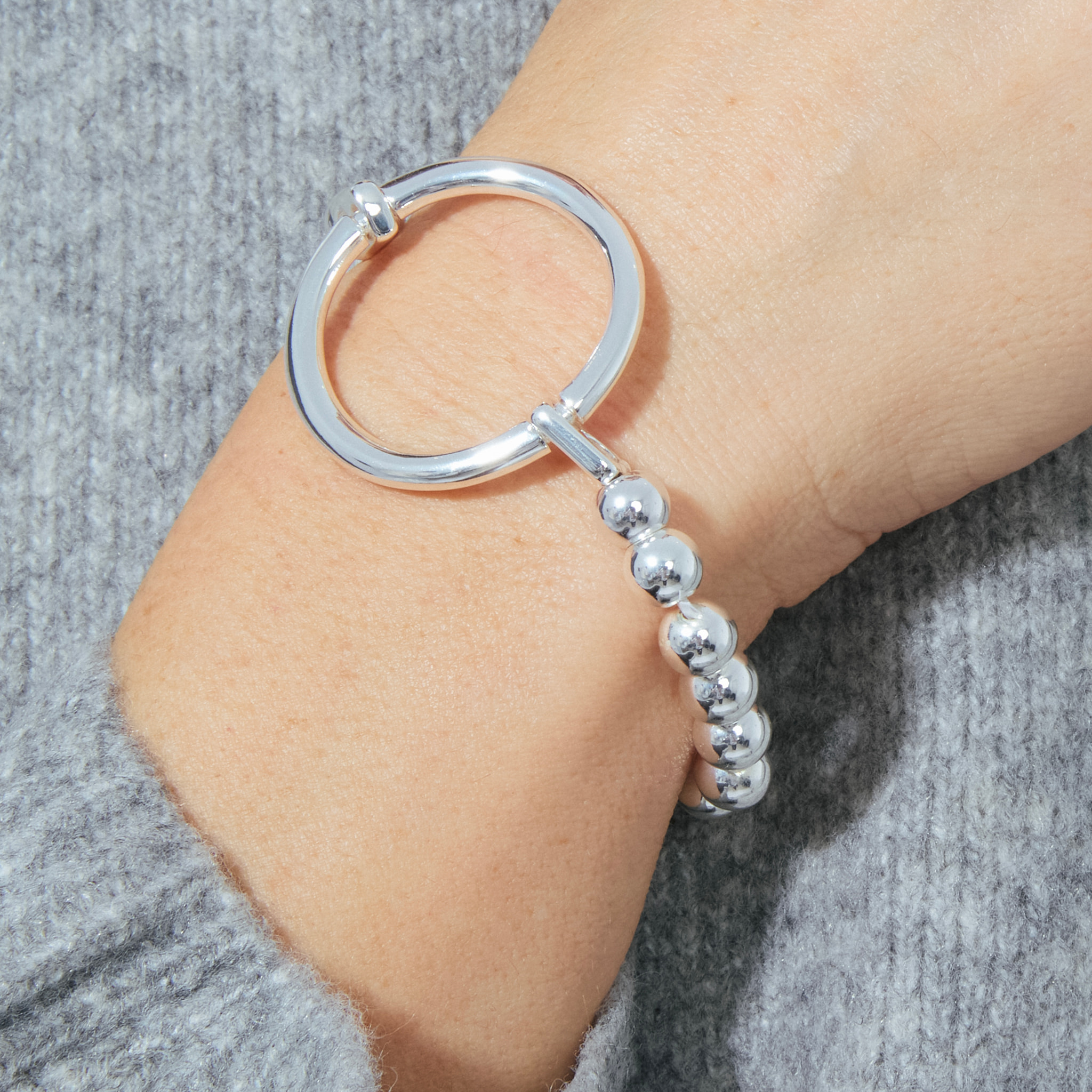 Pulsera acabada en rodio