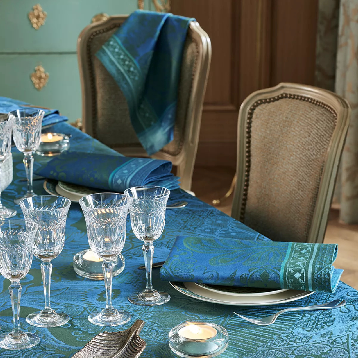 Nappe anti tache pur coton motif jacquard Isaphire emeraude