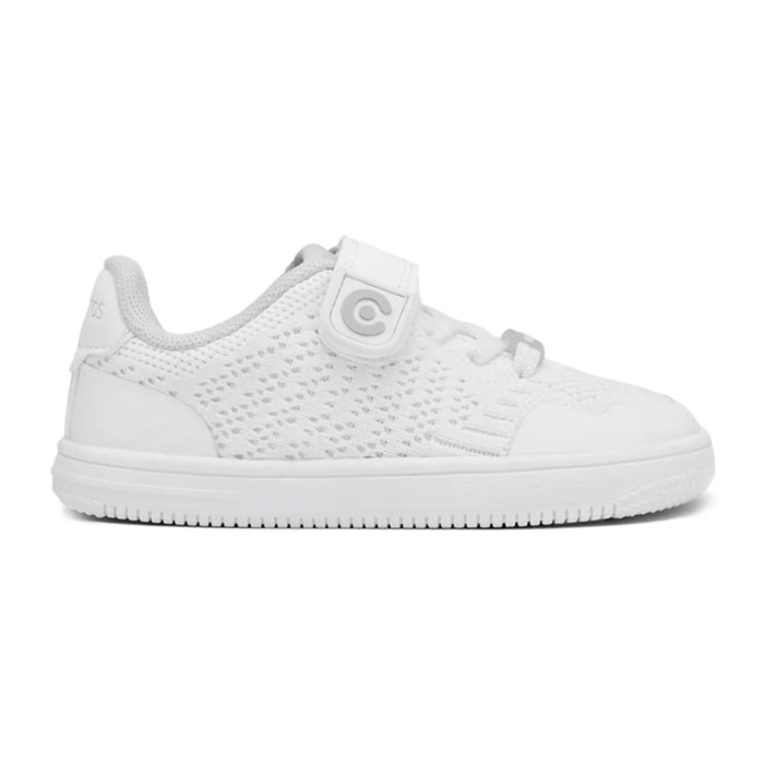 Sneakers unisex Goflex a piedi nudi, colore bianco.