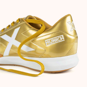 MUNICH M39 03 Zapatillas urbanas de inspiración futsal en acabado metalizado