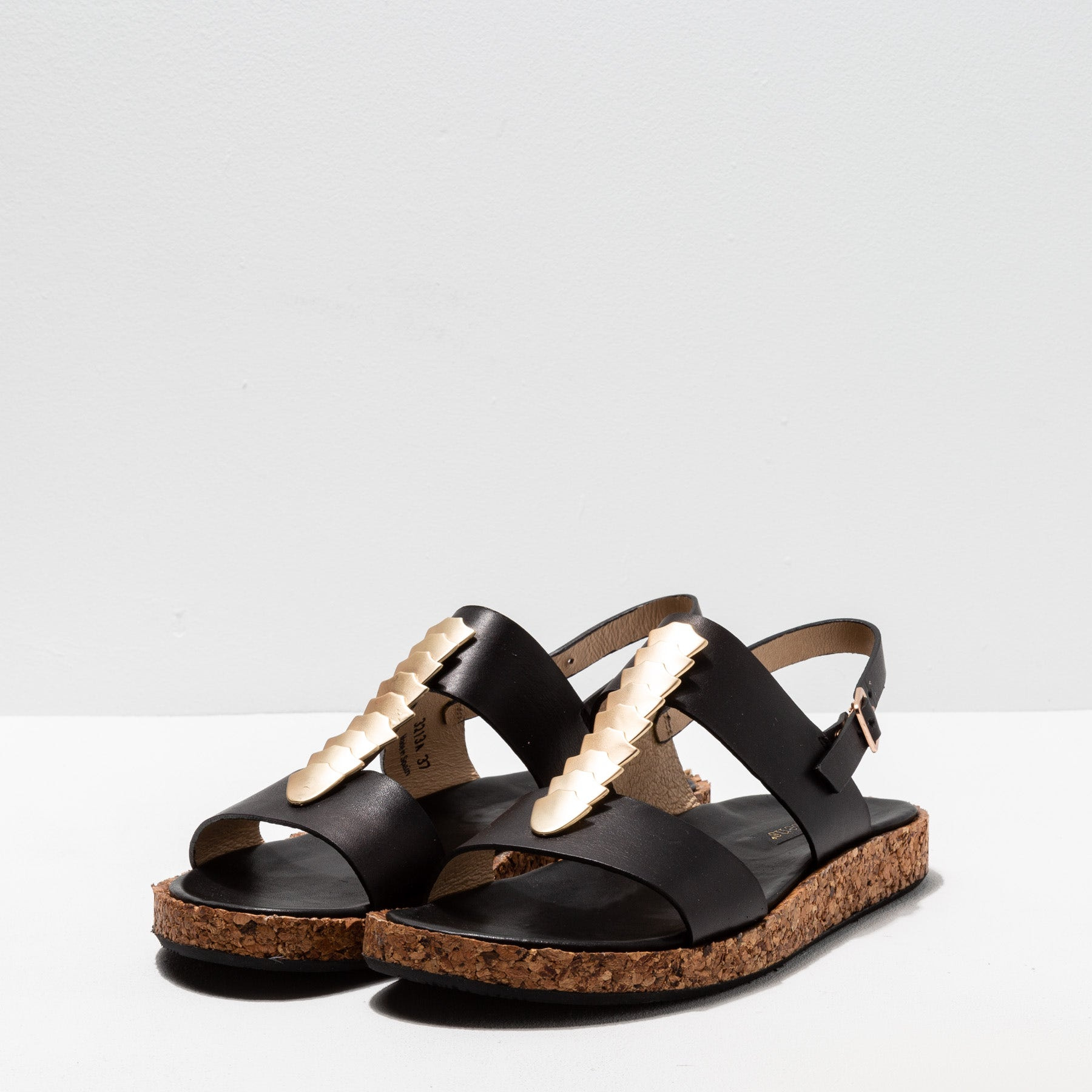 Sandalias S3213A RESTORED SKIN EBONY / TARDANA color Ebony