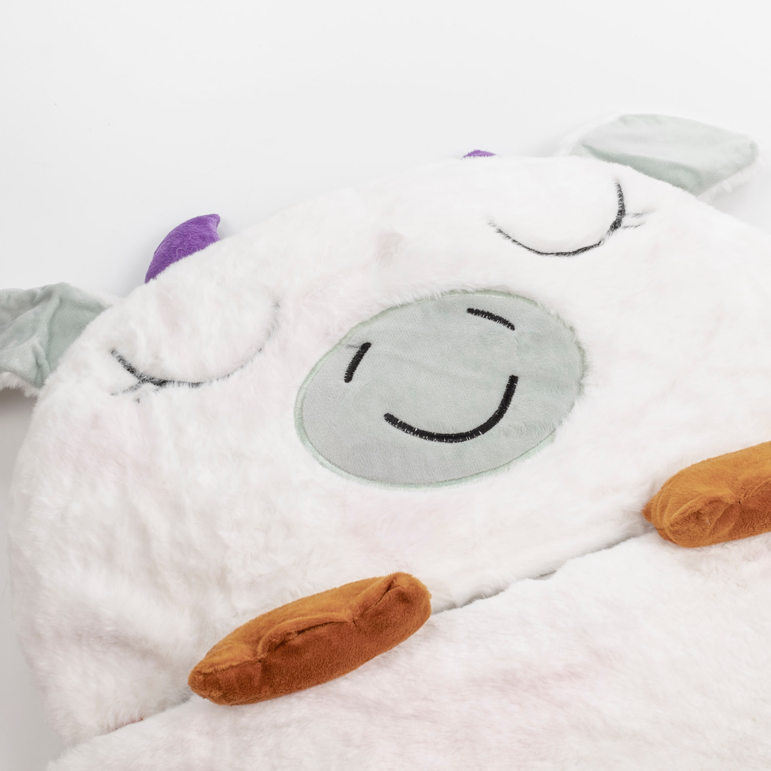 DAM Saco de dormir convertible en almohada, para niños, Vaquita. Tacto peluche. Pequeño / S: 128x45cm. 135x50x40 Cm. Color: Blanco