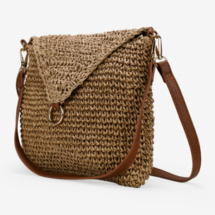 Bolso con solapa marrón claro en esparto