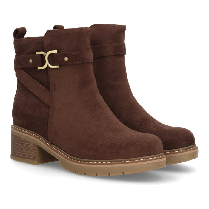 Botines para mujer con detalle metálico decorativo