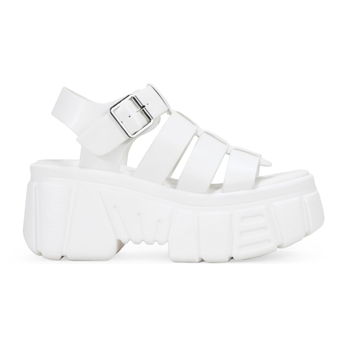 Sandalias cangrejeras con plataforma blancas