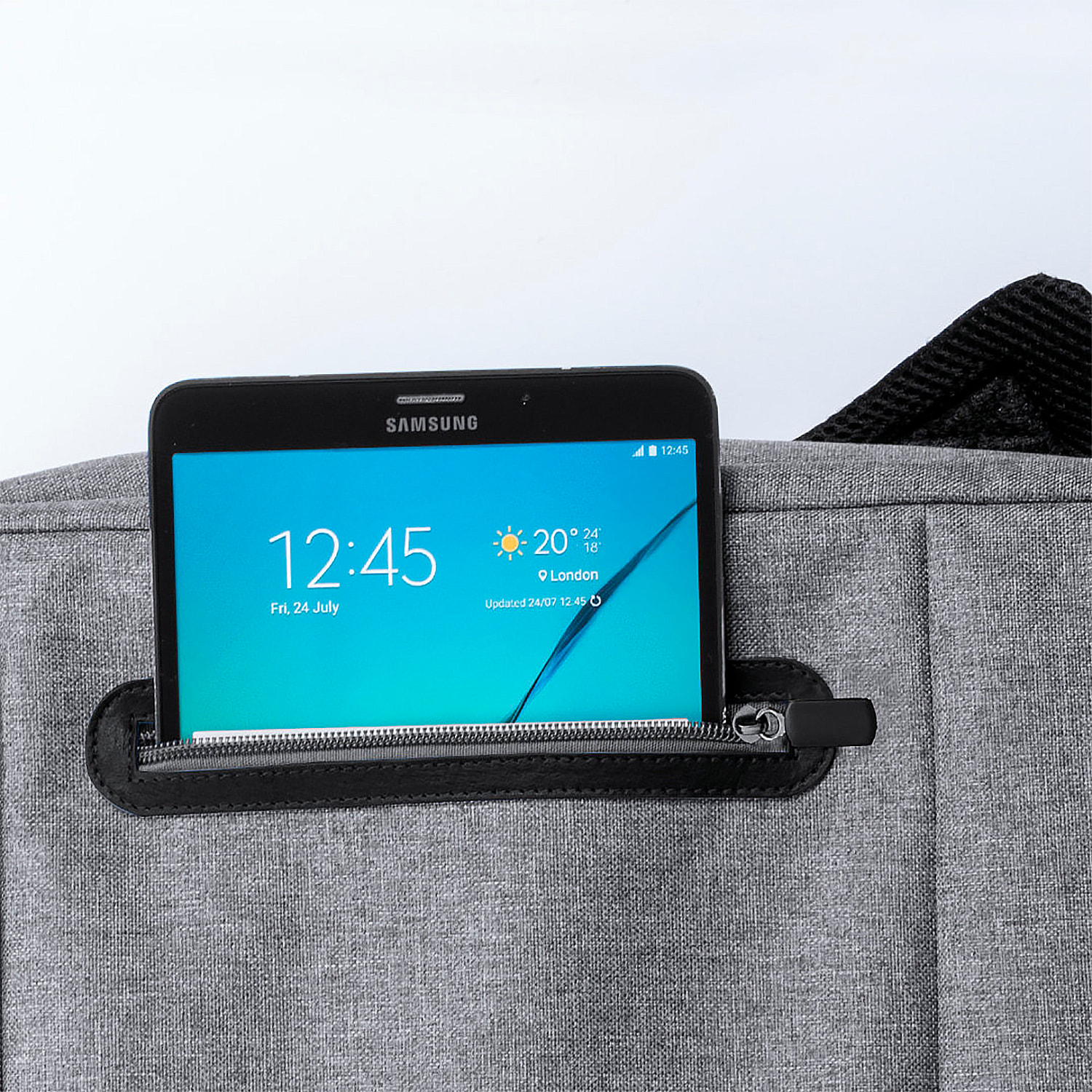 Zaino da viaggio da cabina con tasca imbottita per laptop. Schienale e spallacci imbottiti