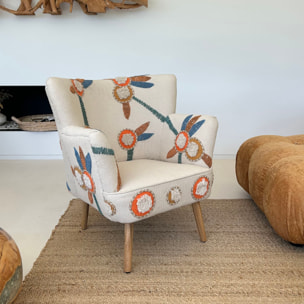 Fauteuil en coton écru brodé main et pieds en bois  MAYA