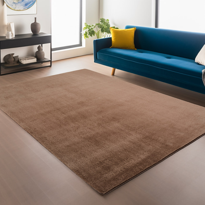 ALBA - Tapis doux mocca à poils courts