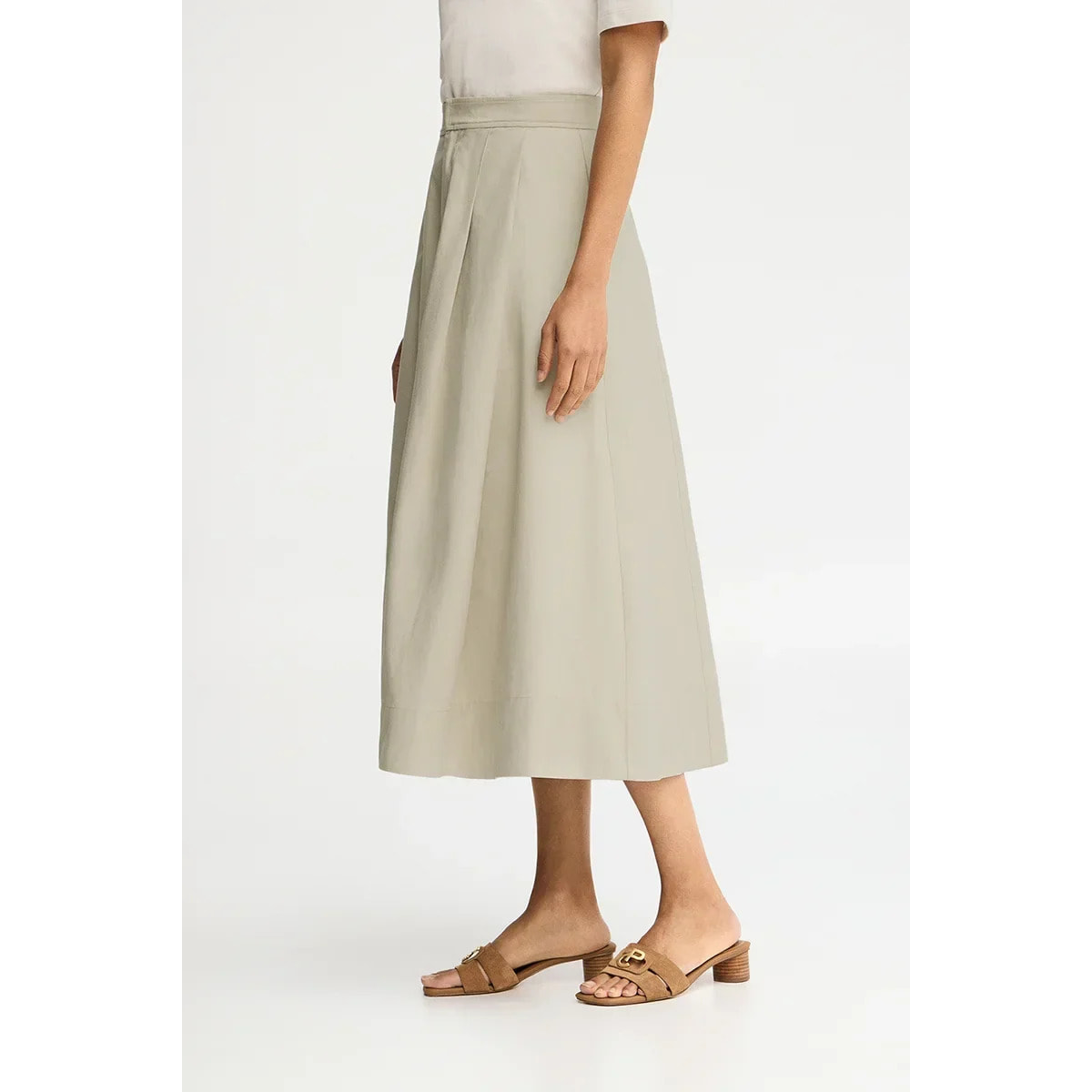 Falda color piedra con pliegues Polo Club