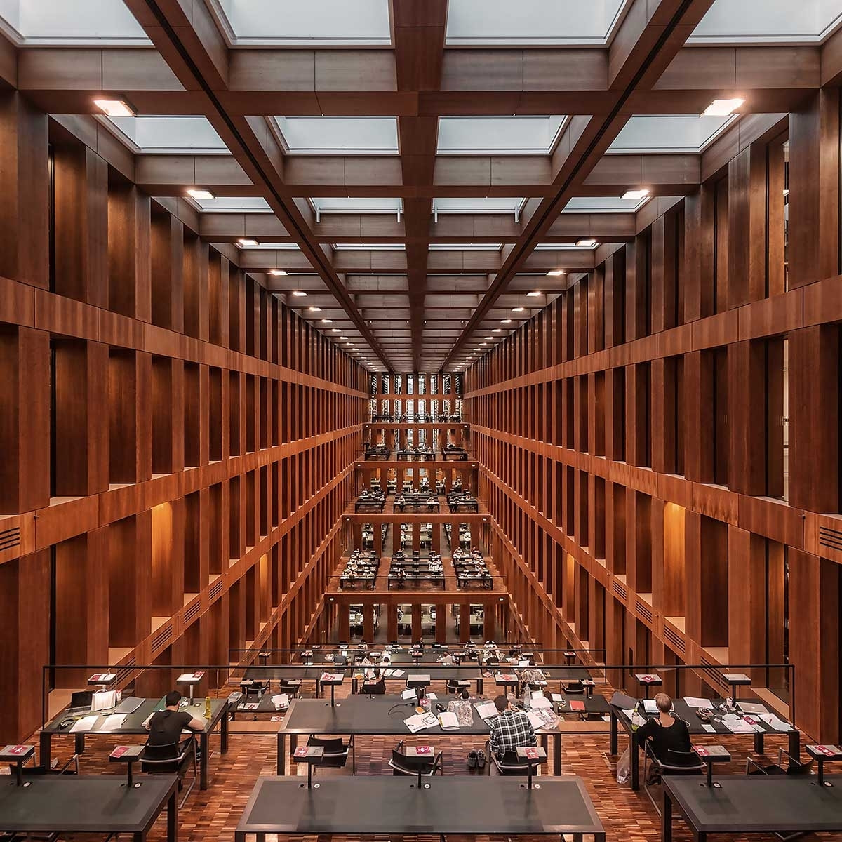 Affiche photo library in berlin - Affiche + cadre en bois - Chêne