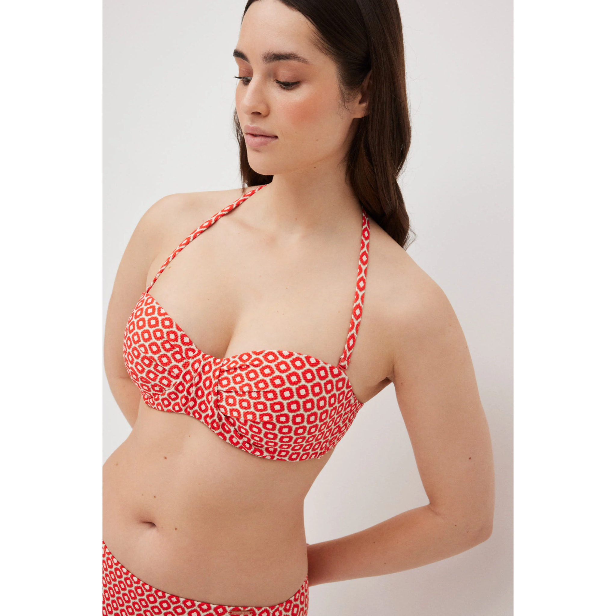 Top bikini a fascia con stampa piqué coppa C