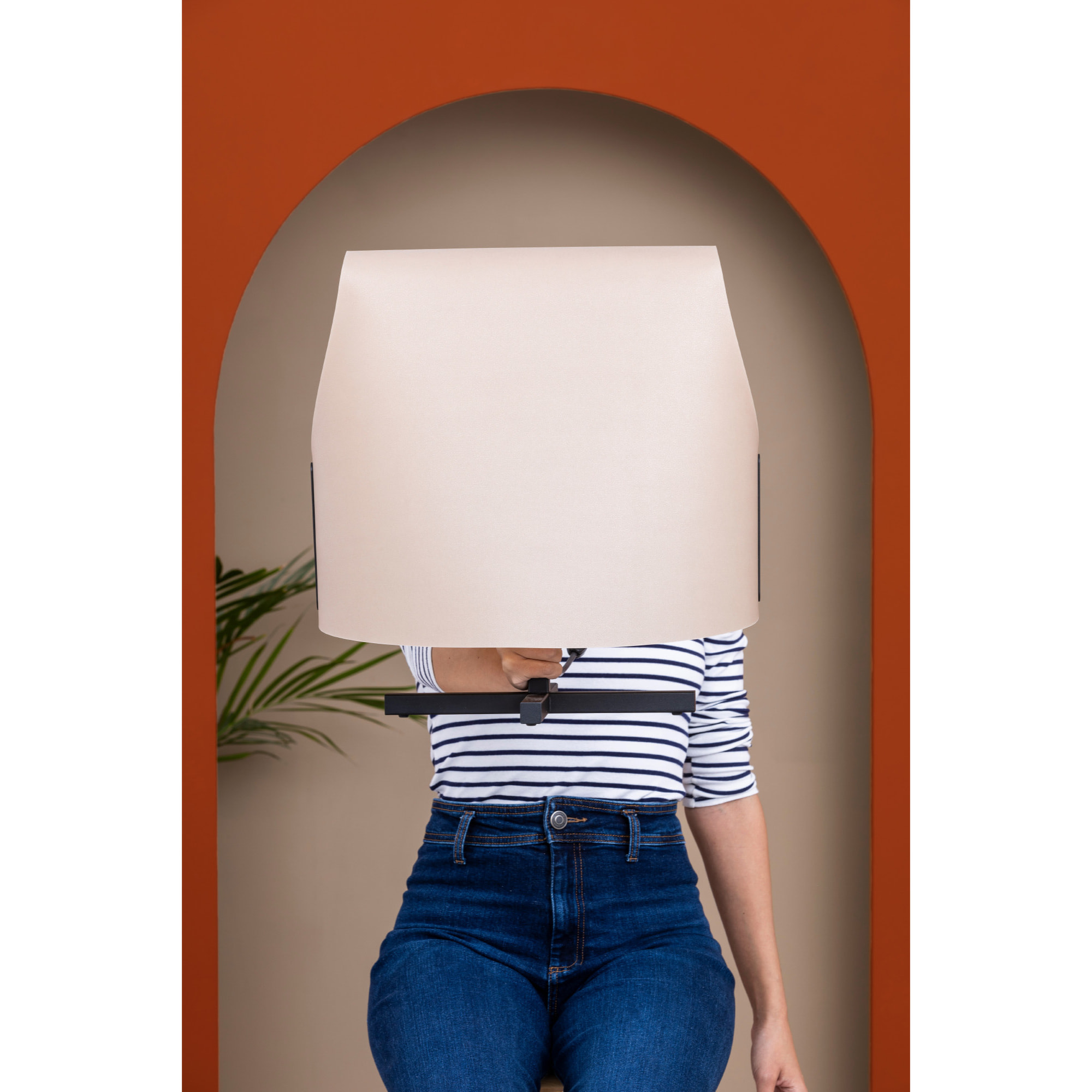 LUANG M Sobremesa negra/beige