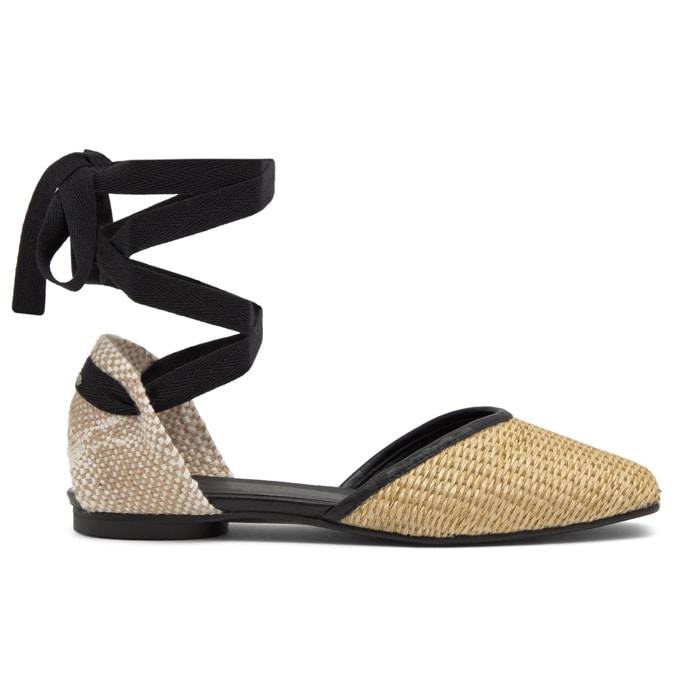 Alpargata plana Gasby en napa con cierre de cintas