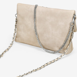 Bolso de hombro arena con solapa y tachuelas
