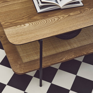 Table basse vintage 110 cm coloris naturel. double plateaux effet bois et cannage. piètement et structure en métal noir