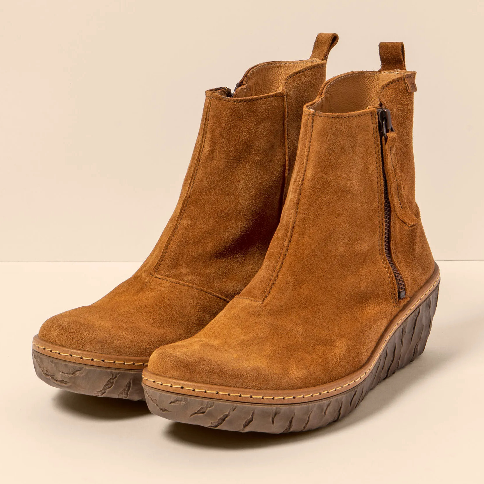 Botines N5167 SILK SUEDE TOFFEE / MYTH YGGDRASIL color Toffee