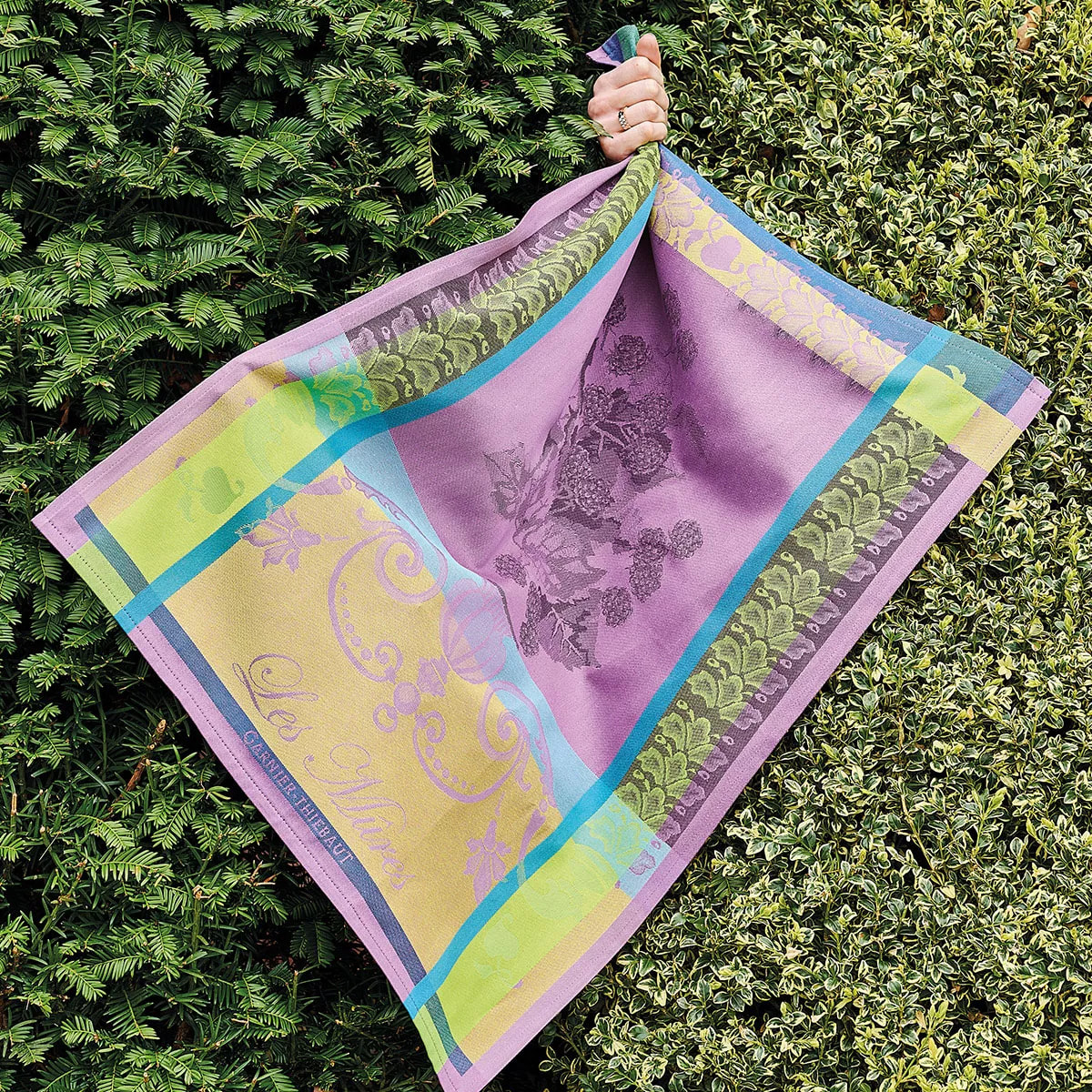 Torchon pur coton motif jacquard vert violet Les mures violet