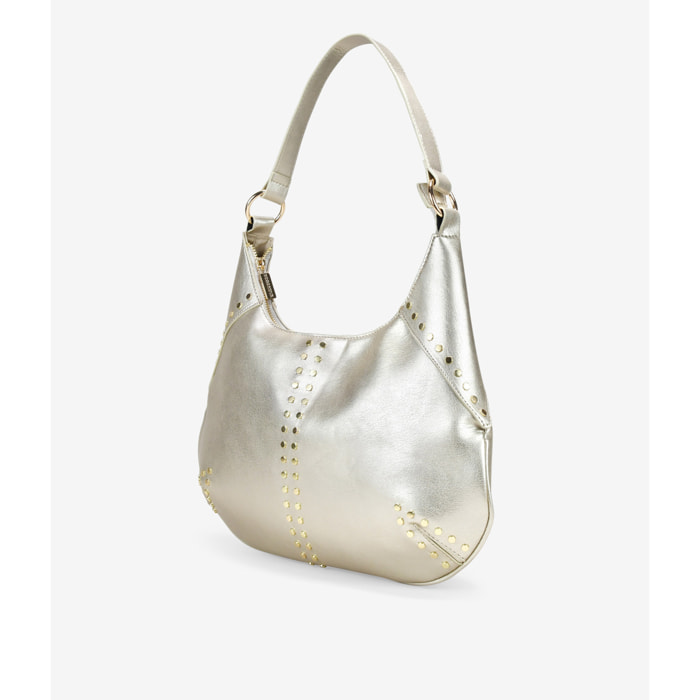 Bolso de hombro dorado con tachuelas