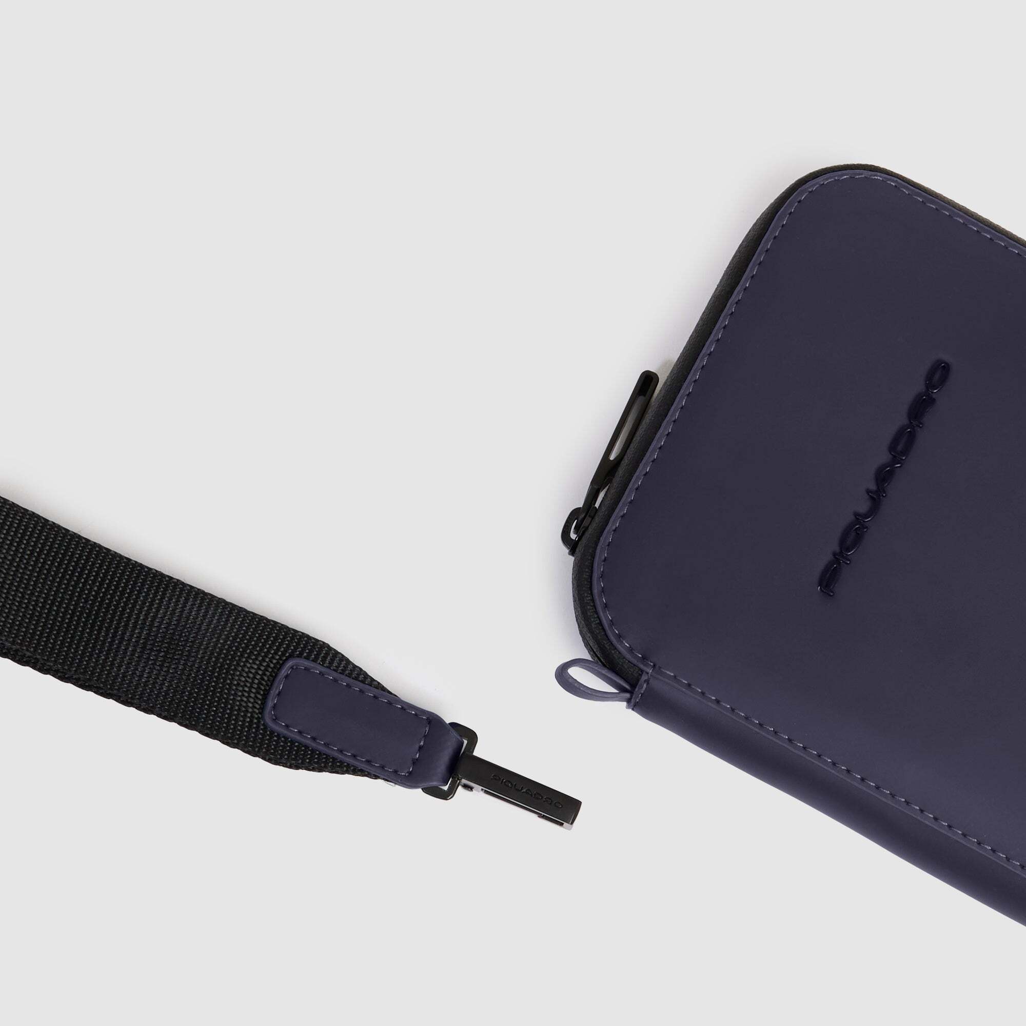 Piquadro Porta passaporto con zip