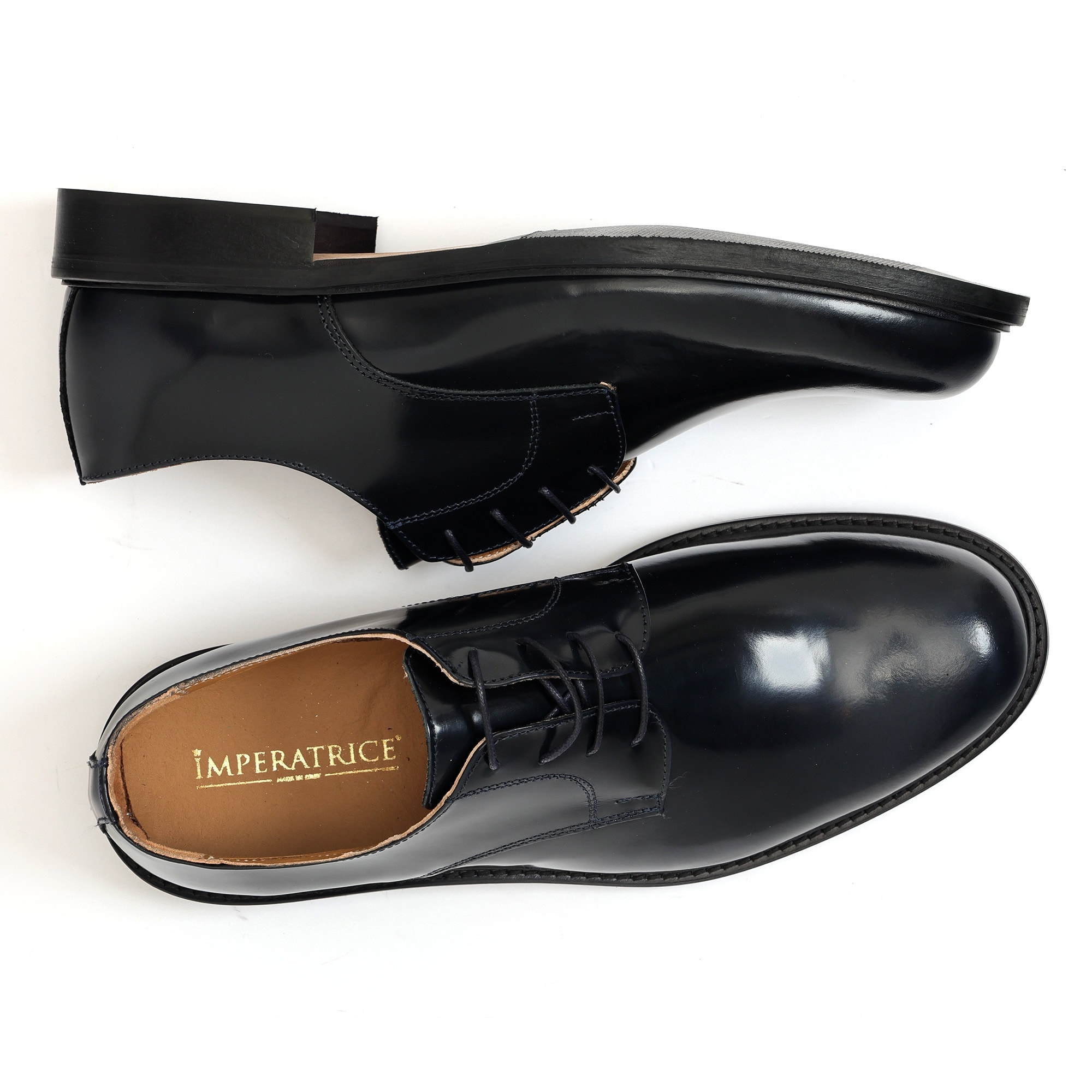 Derby stringate in pelle abrasivato con fondo cuoio antiscivolo