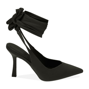 Salón negro con cordones en tejido, tacón 9 cm