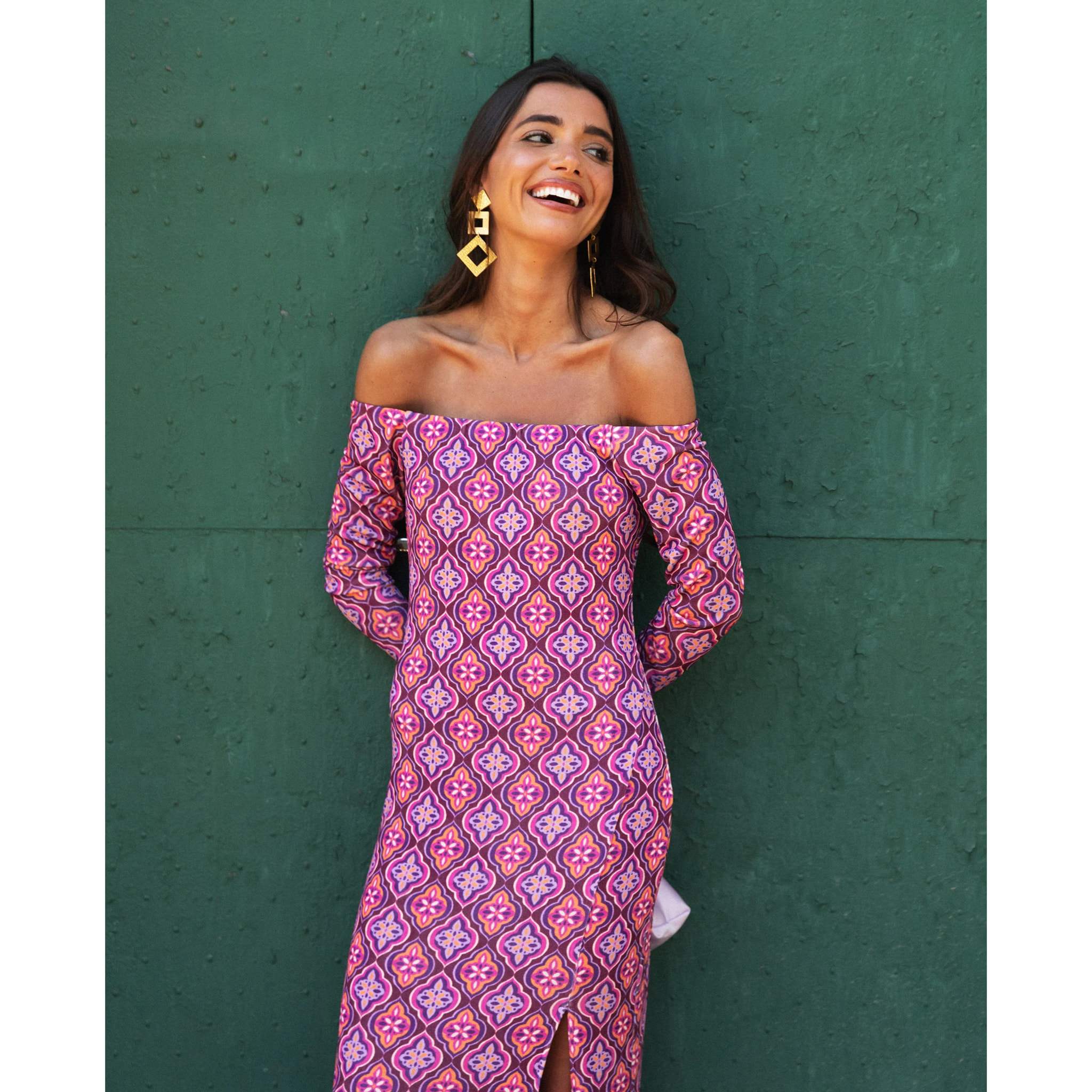 Vestido midi con escote bardot