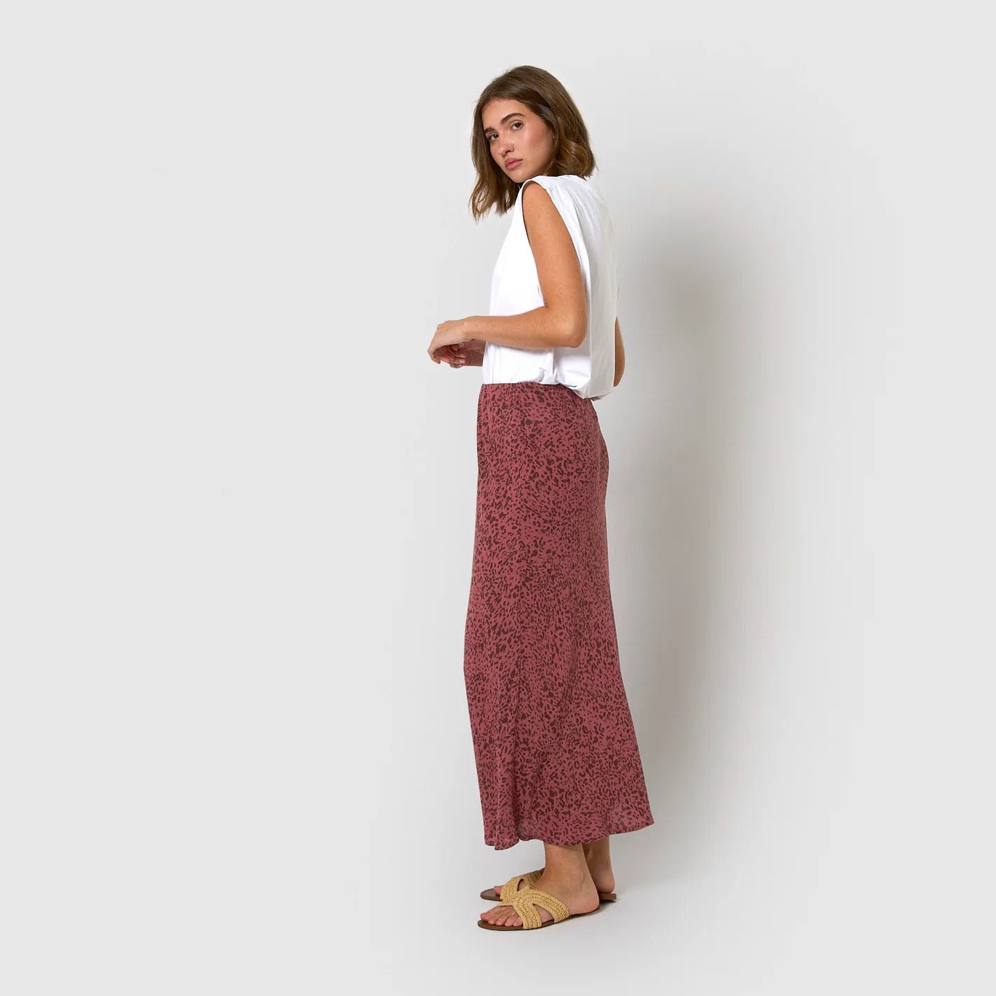 Falda midi bambula detalles plisados berry rosa