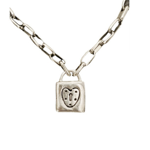 Collar Candado en plata chapado y cadena singular eslabón rectangular. "Gloria Mago"