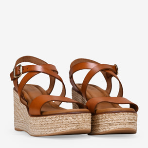 Sandalias marrones en piel con cuña