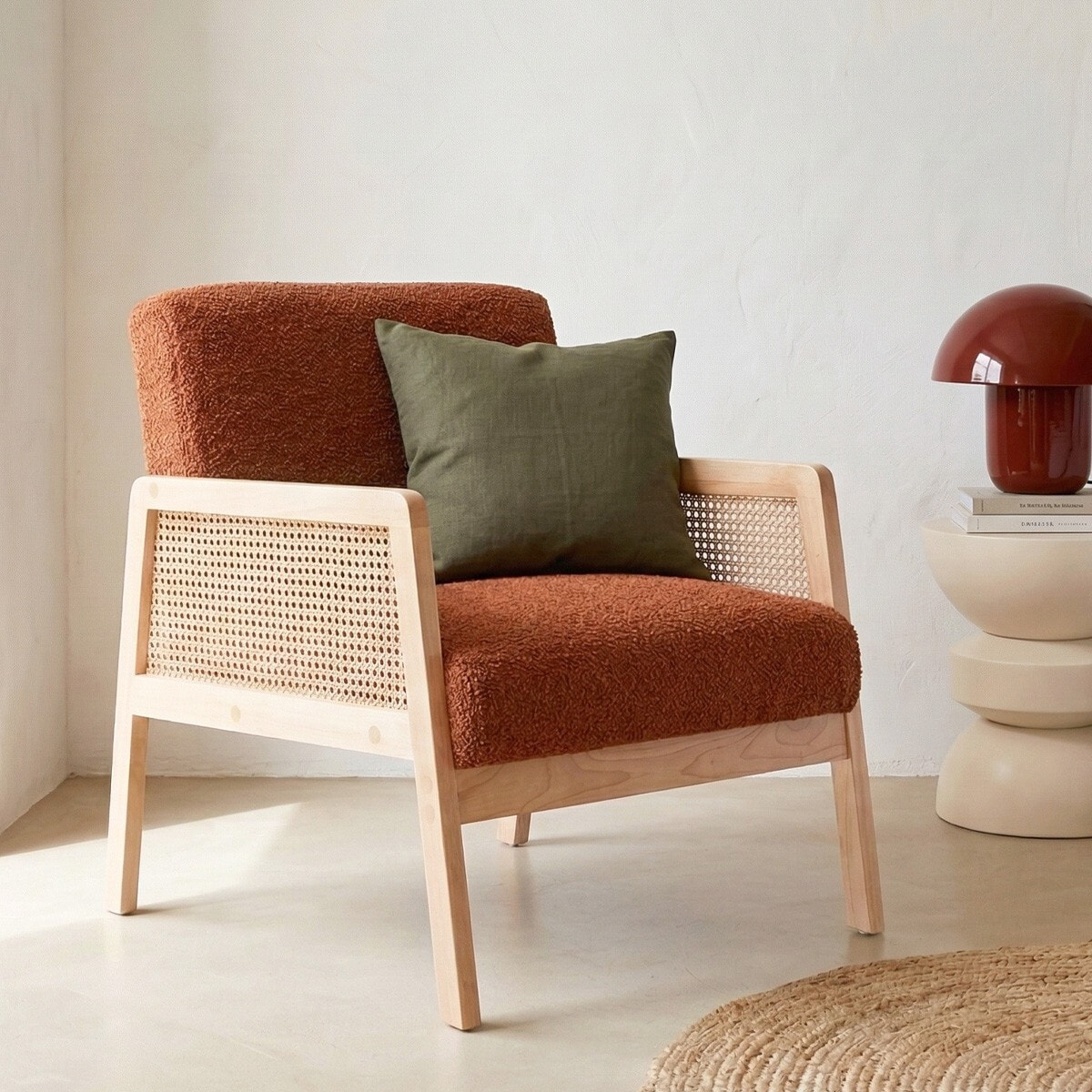 Fauteuil en cannage et tissu bouclé - MANI