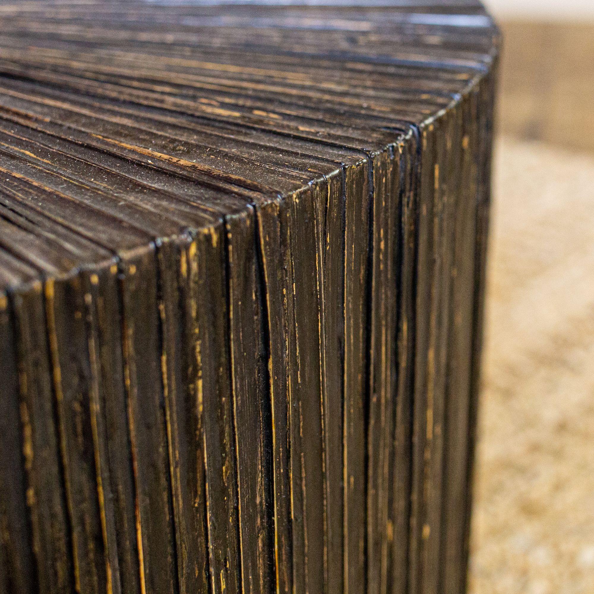 Table basse en bois et feuilles de cocotier TUPAI