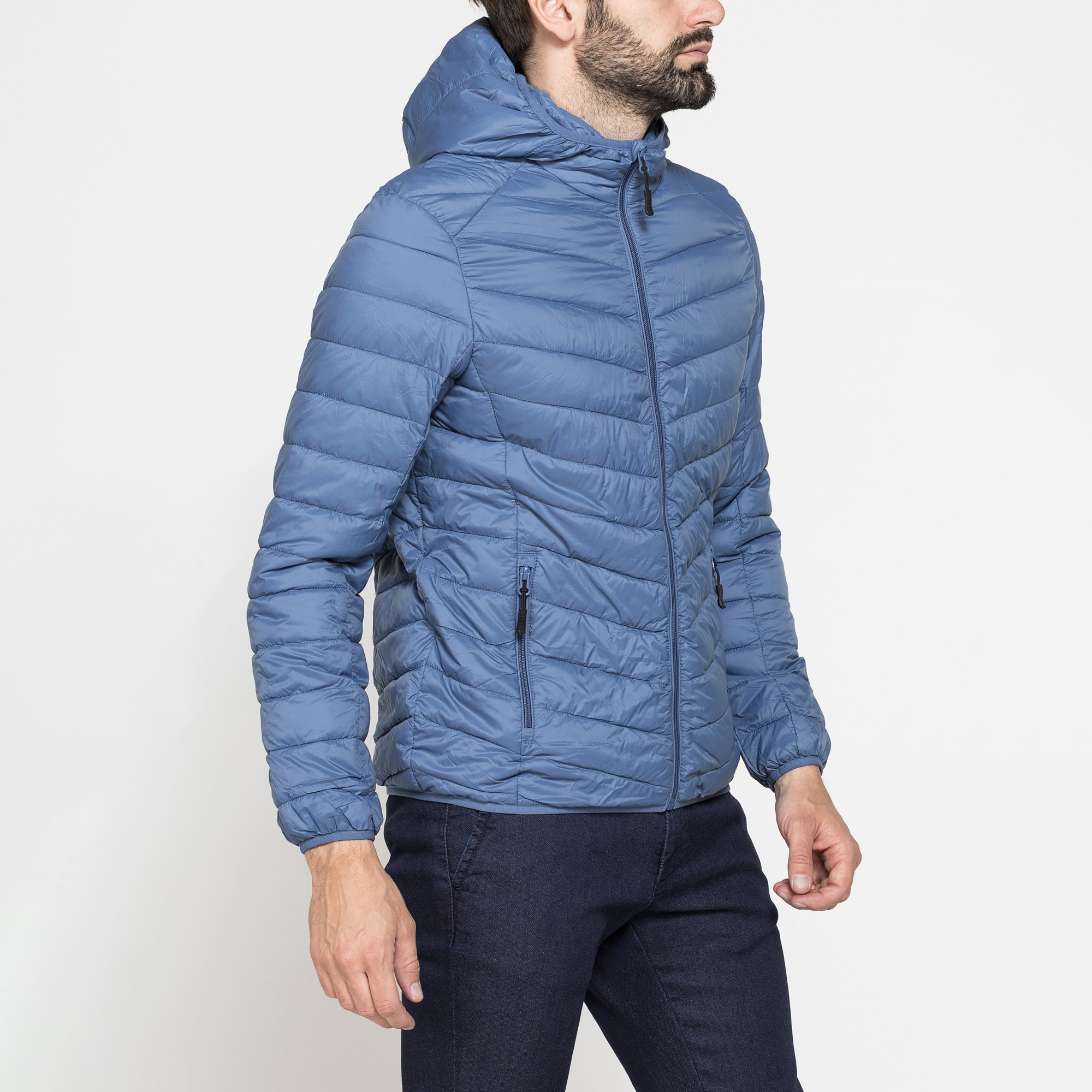 GIUBBINO MANICA LUNGA CON CAPPUCCIO ULTRA LIGHT - TESSUTO ED IMBOTTITURA IN MATERIALE RICICLATO