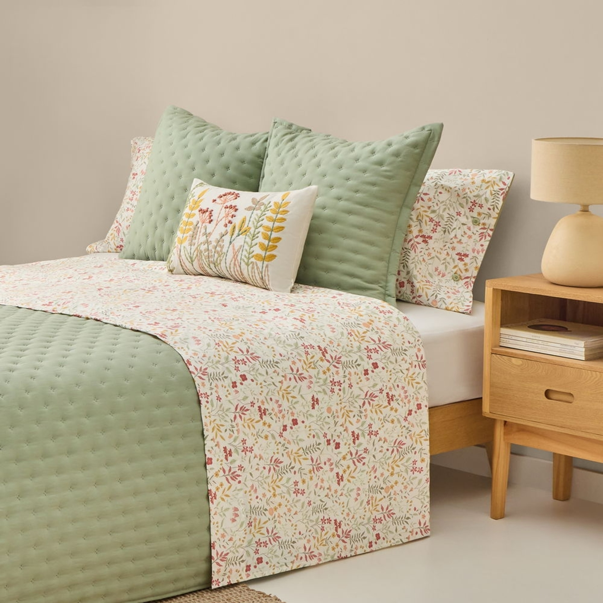 Sábana de algodón 180 hilos flores Ferdu color verde 100% Algodón percal