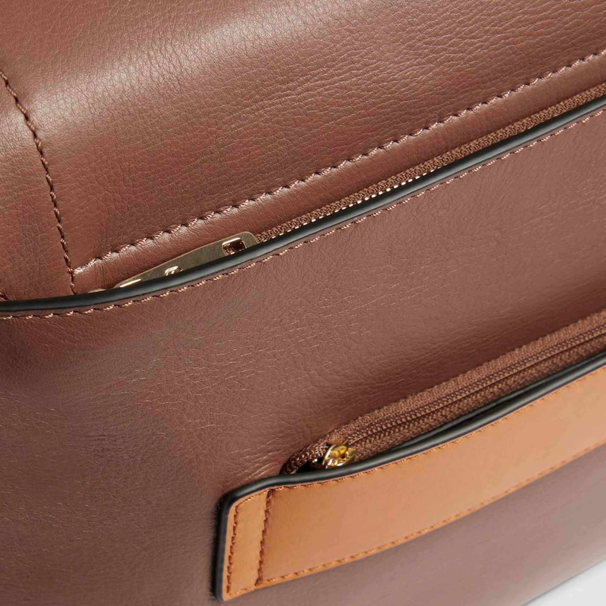 Piquadro Borsa modello satchel in pelle porta pc con protezioni antiurto e RFID