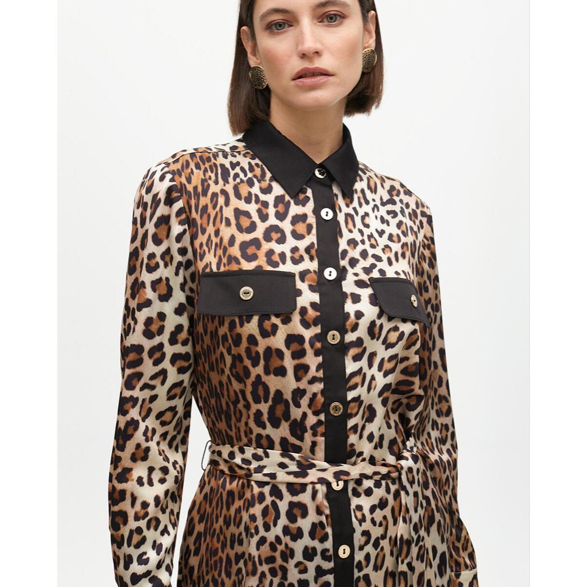 Blusa stampa animalier con dettagli tasche