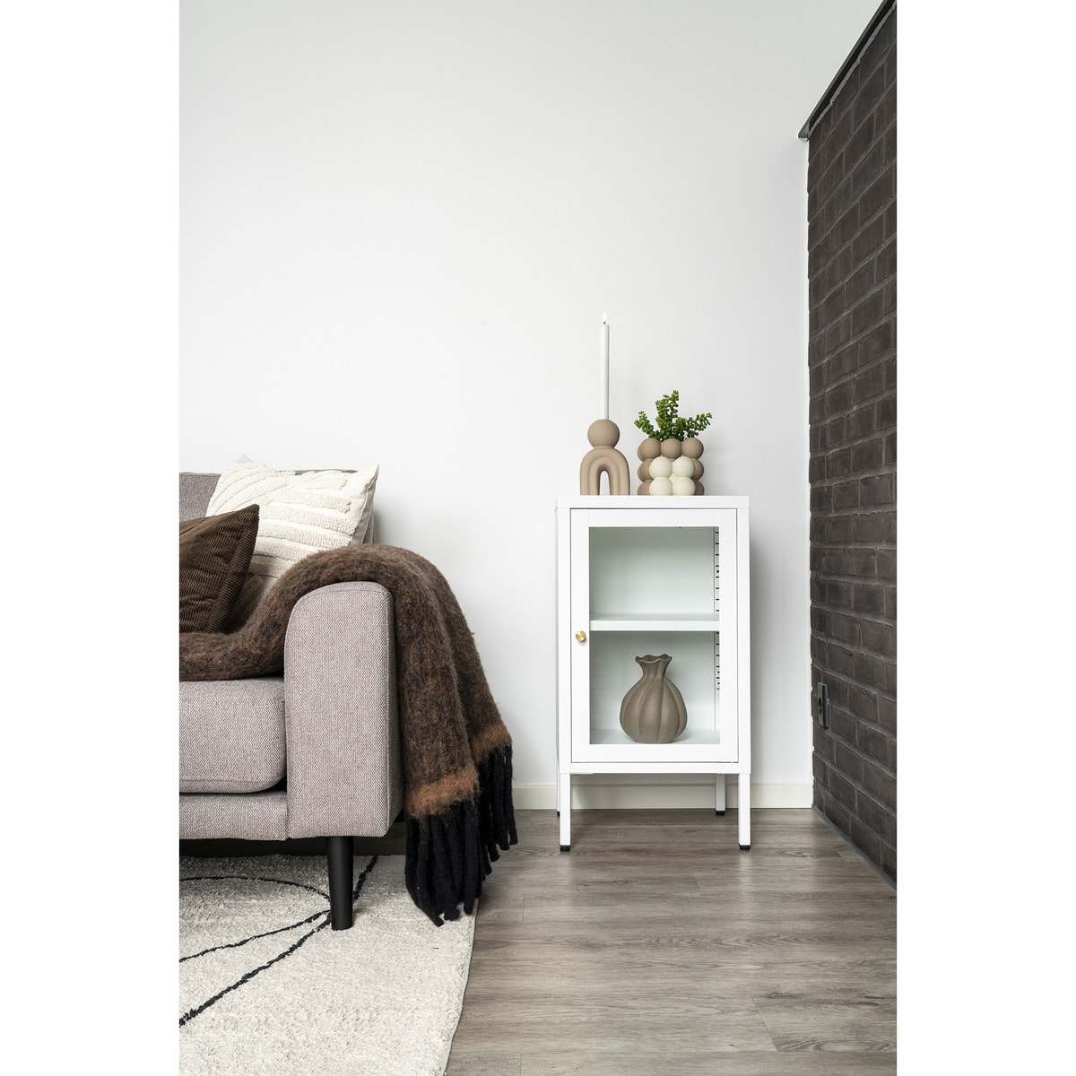 Portacandele in gres marrone con forma antropomorfa 10,5x17 cm
