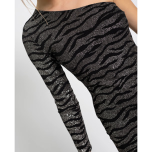 Vestido de fiesta corto asimétrico con brillo.