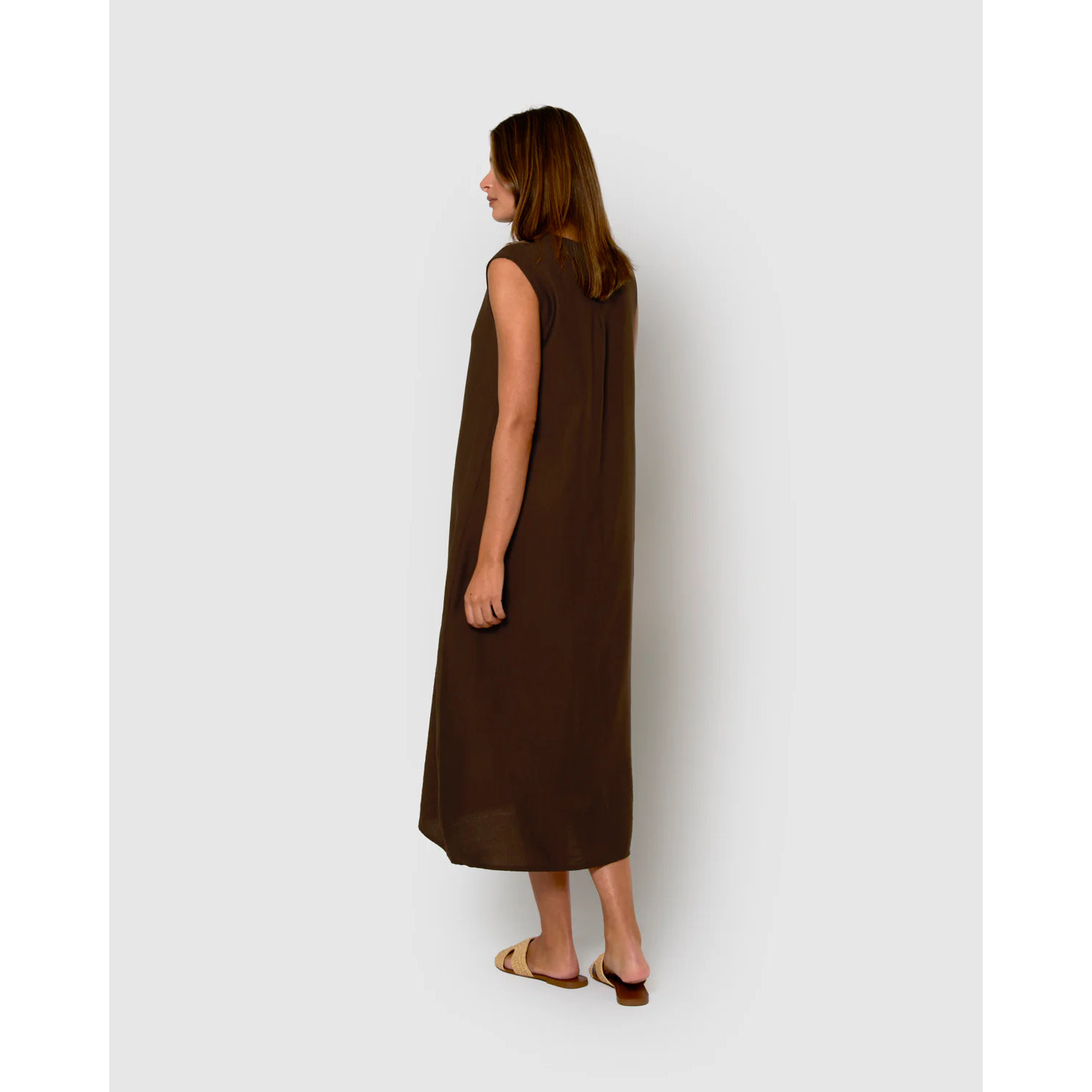 Vestido largo sin mangas fluido chocolate
