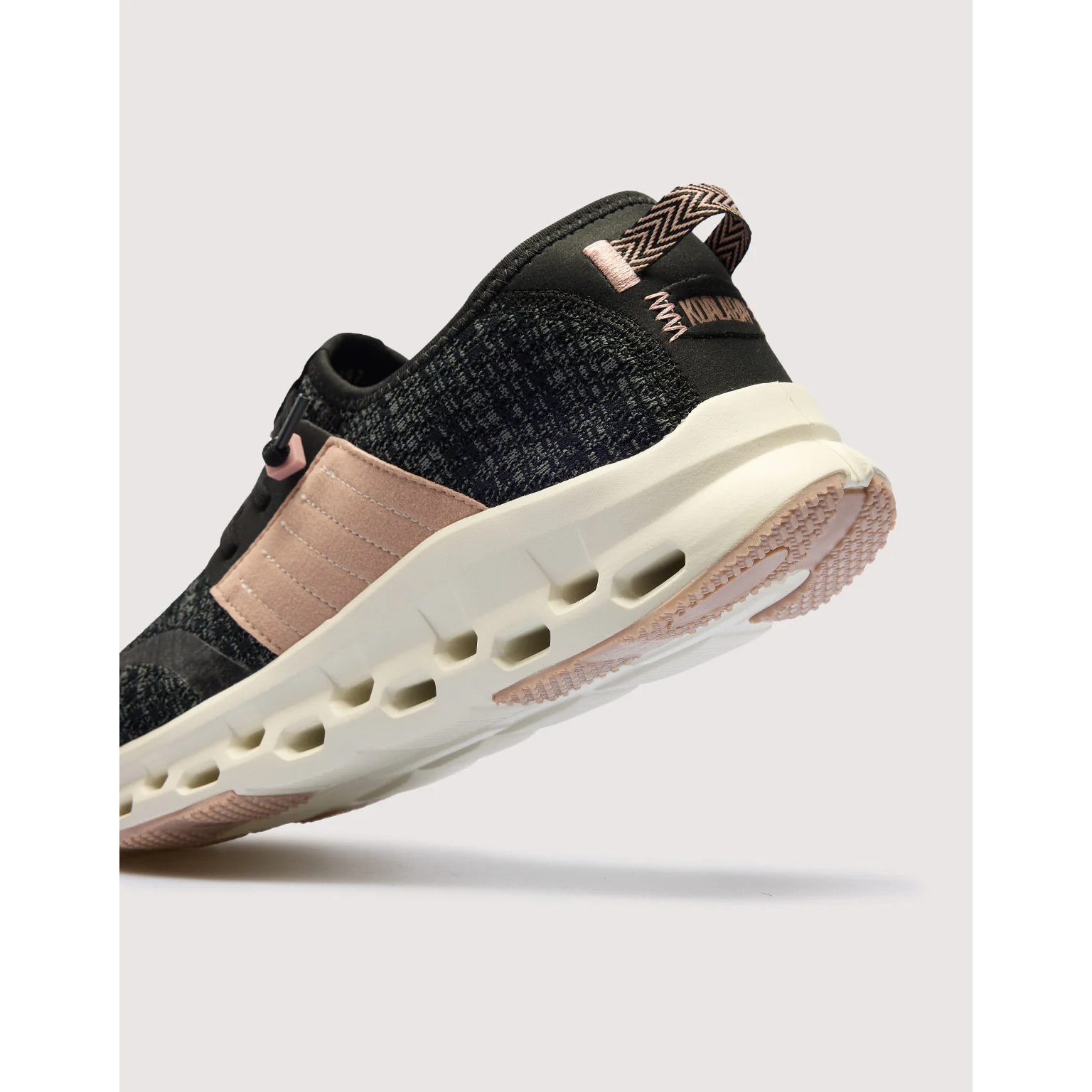 Sneaker Negro y Rosa - Echo