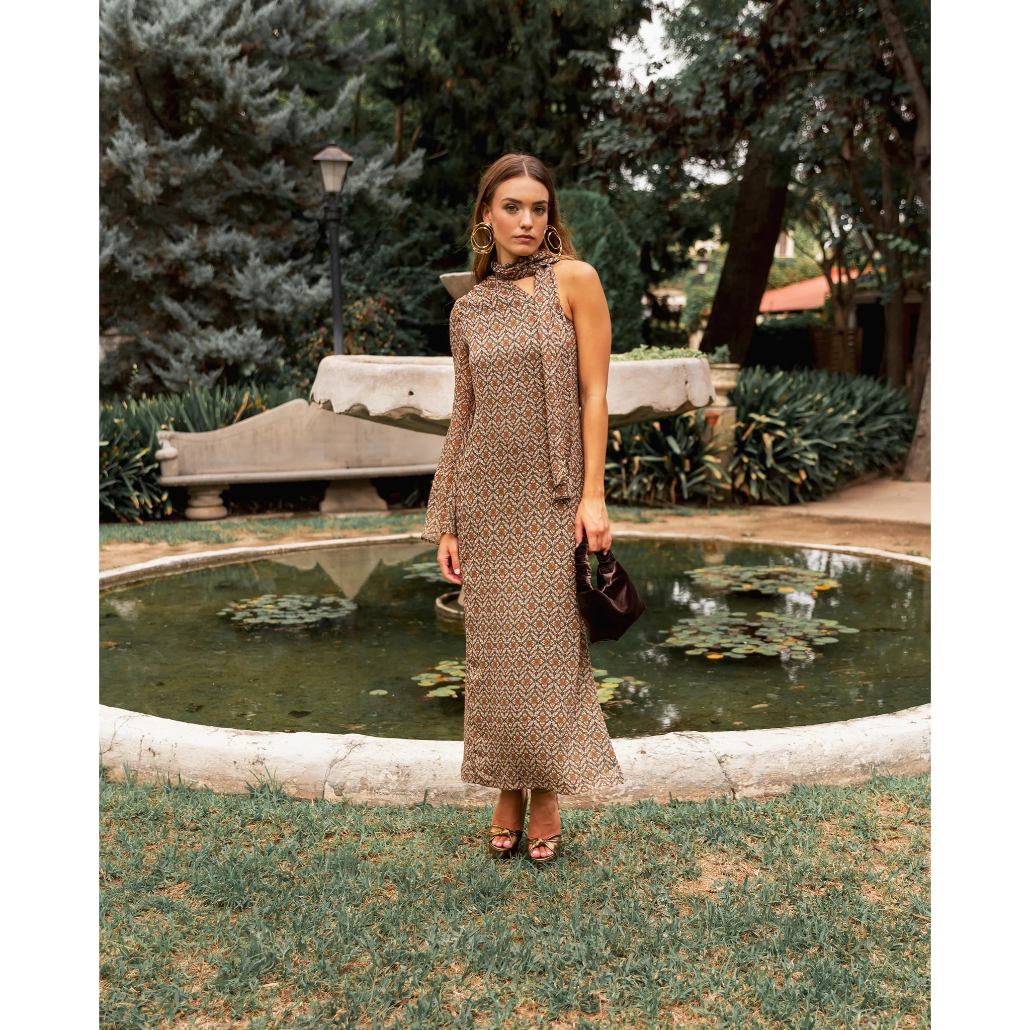 Vestido midi asimétrico con lazada